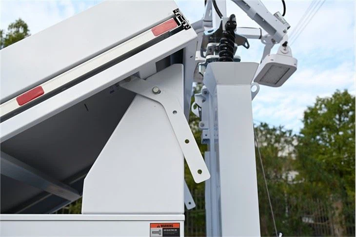 Mobile Solar Light Tower With Solar Generator